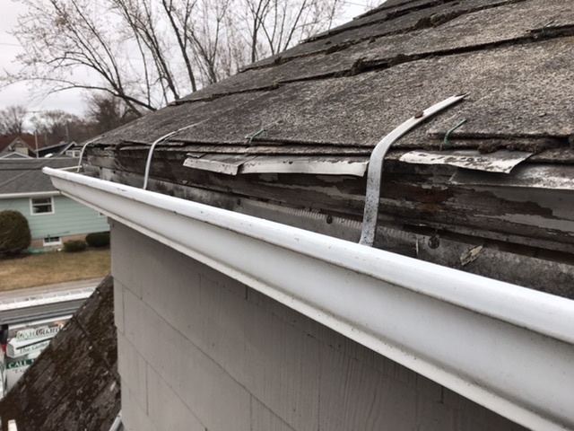 Seamless Gutters vs Regular Gutters: Which are Better for Your Home?